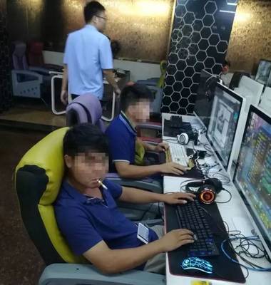 员工在网吧抽烟,老板躺枪,要为他支付1万元罚款