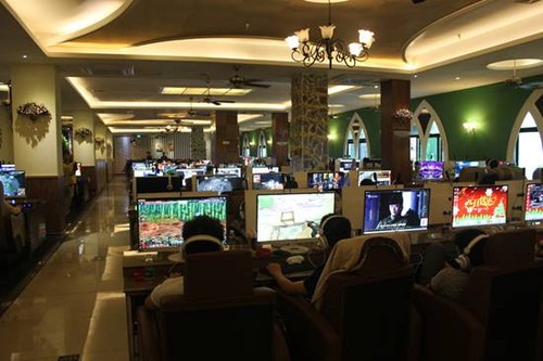 开网吧选技嘉，B85M-D3V成海南潮流-滚动